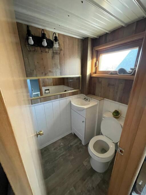 Beautiful Trailside Haven On The Edge Of Town Holiday home